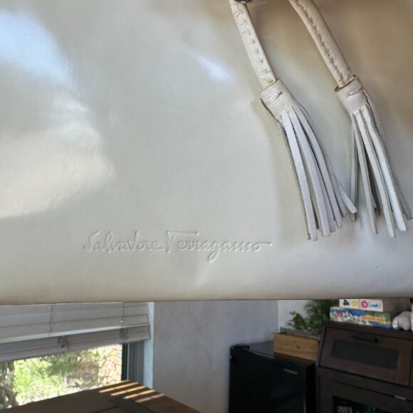 Salvatore Ferragamo Backpack Off-White Patent Leather with Pouch, Rare Vintage - Picture 3 of 14